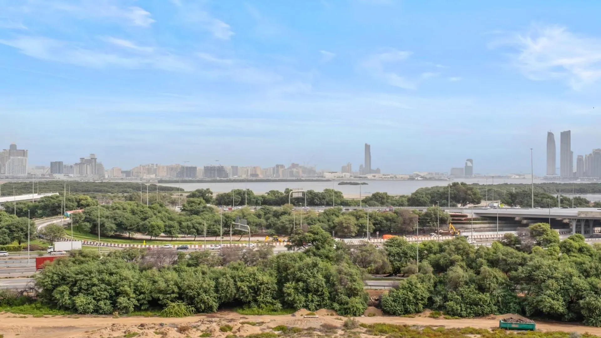 Luxurious 1-Bedroom Apart With Burj Khalifa View Dubai